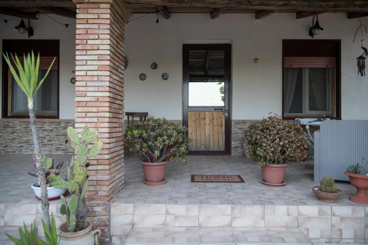 Naro Poggio Vento Country Houseゲストハウス エクステリア 写真